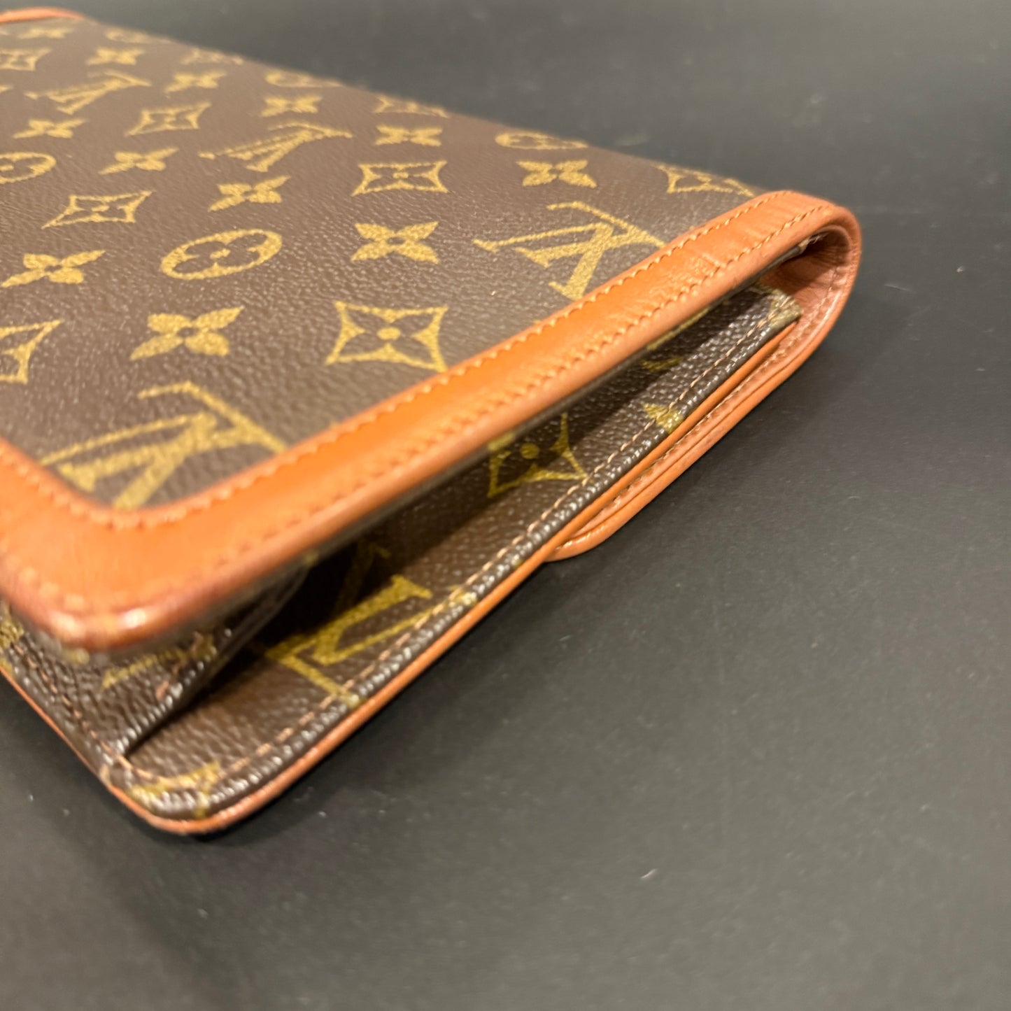 Louis Vuitton Pochette Dame Medium