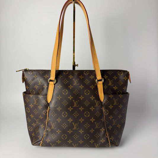 Louis Vuitton Totally