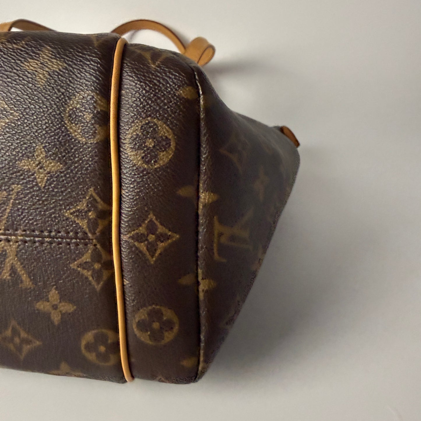 Louis Vuitton Totally