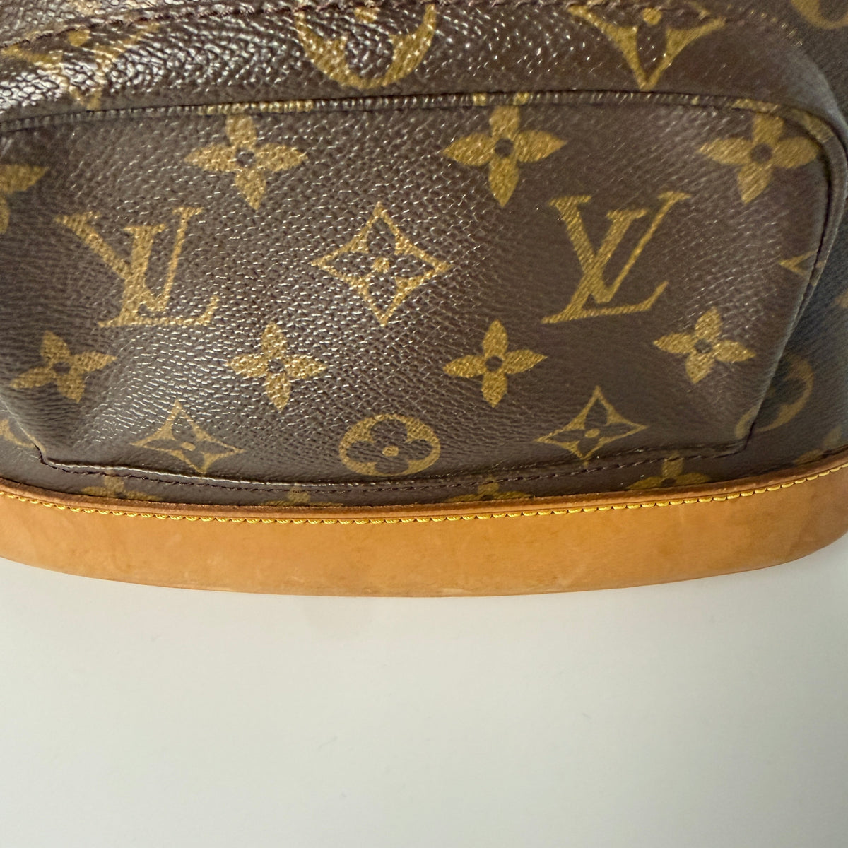 Louis Vuitton Montsouris MM