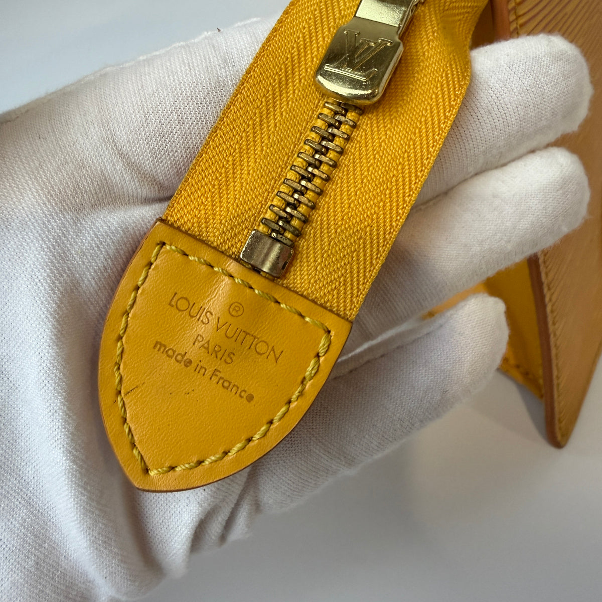 Louis Vuitton Sac Triangle