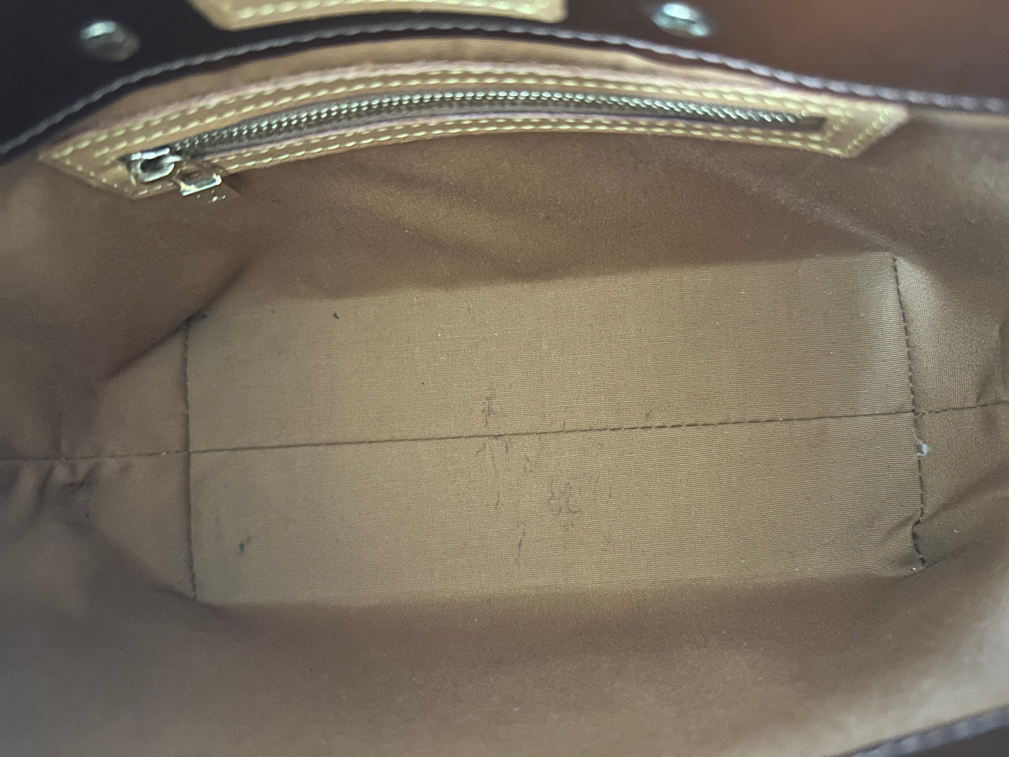 Louis Vuitton Reade