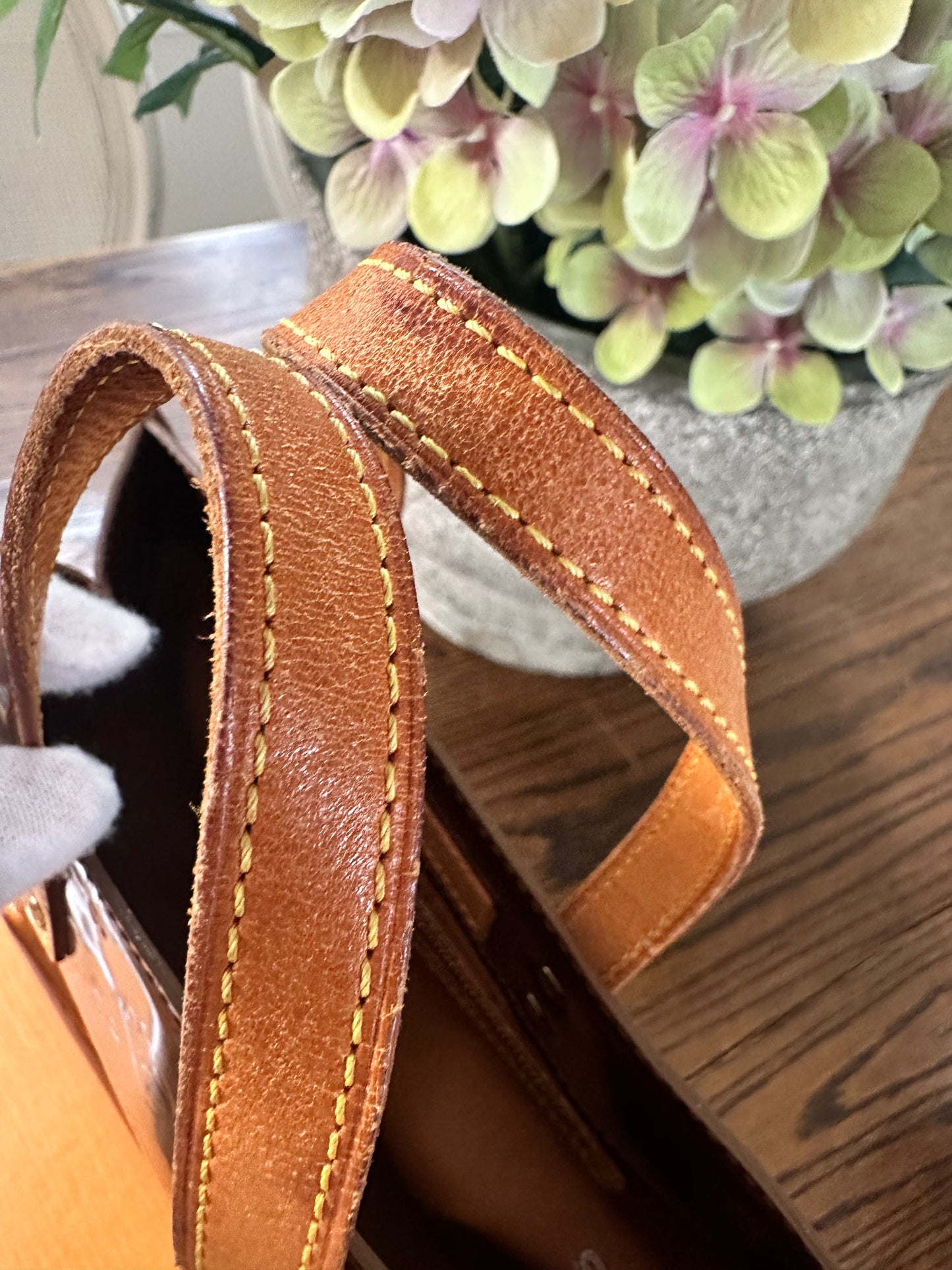 Louis Vuitton Reade