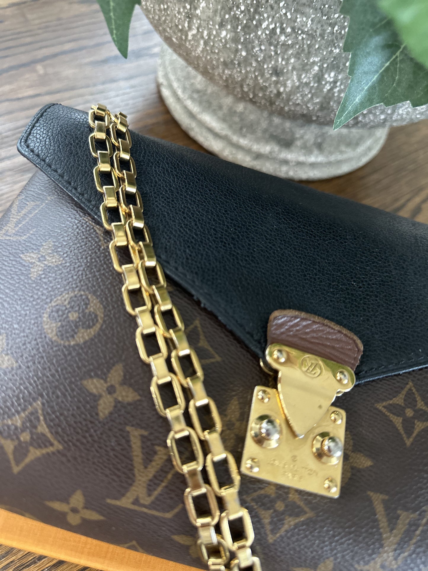 Louis Vuitton Chain Pallas