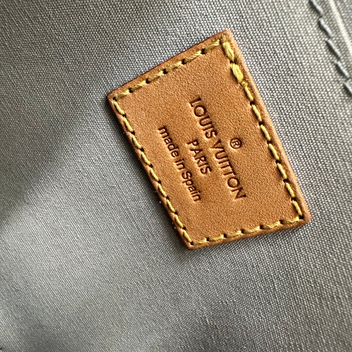 Louis Vuitton Roxbury Drive