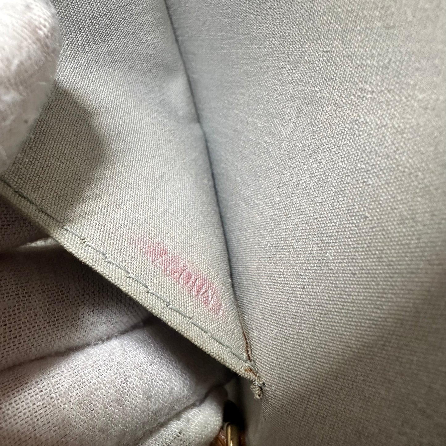 Louis Vuitton Roxbury Drive