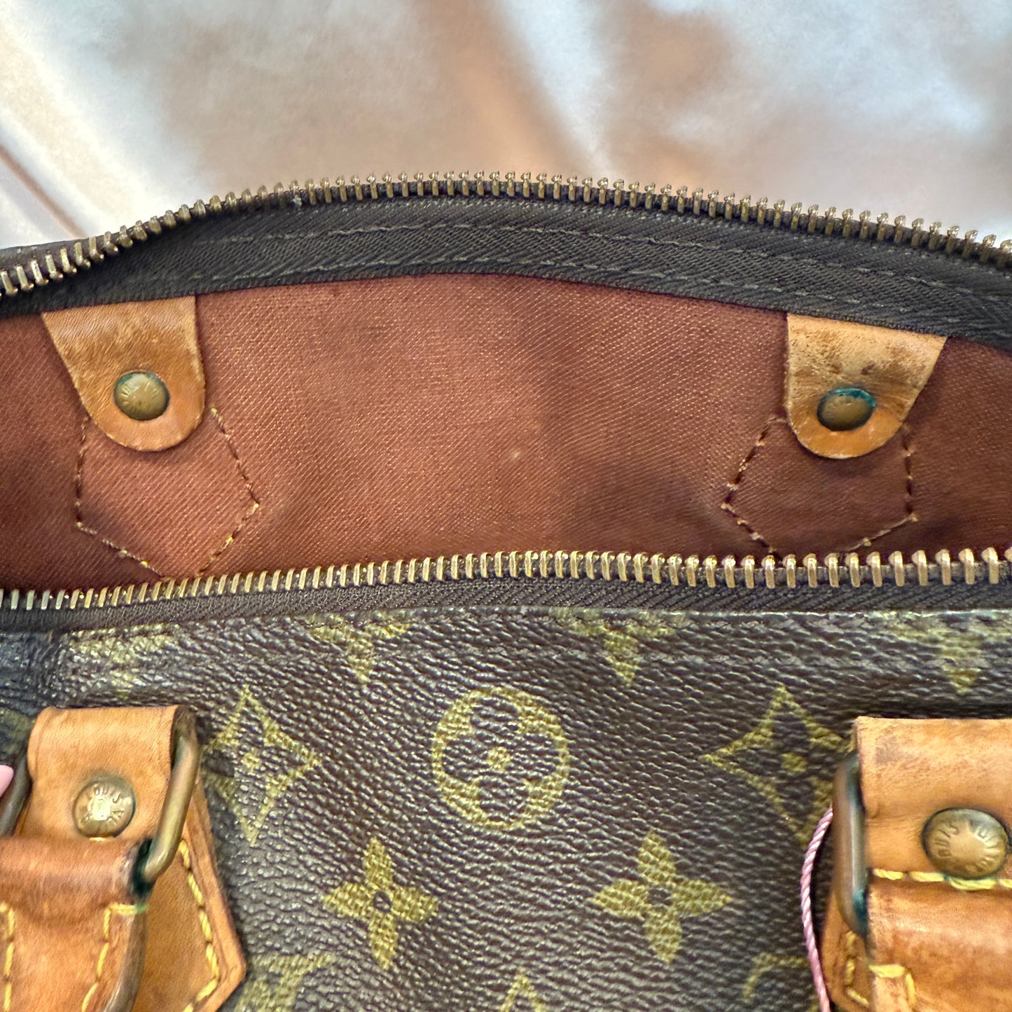 Louis Vuitton Speedy 30