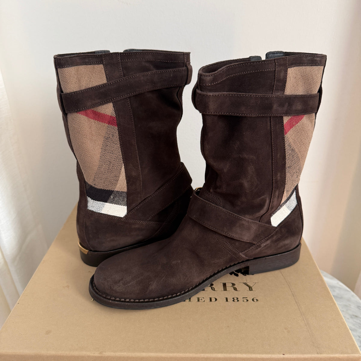 Burberry Novacheck Boots