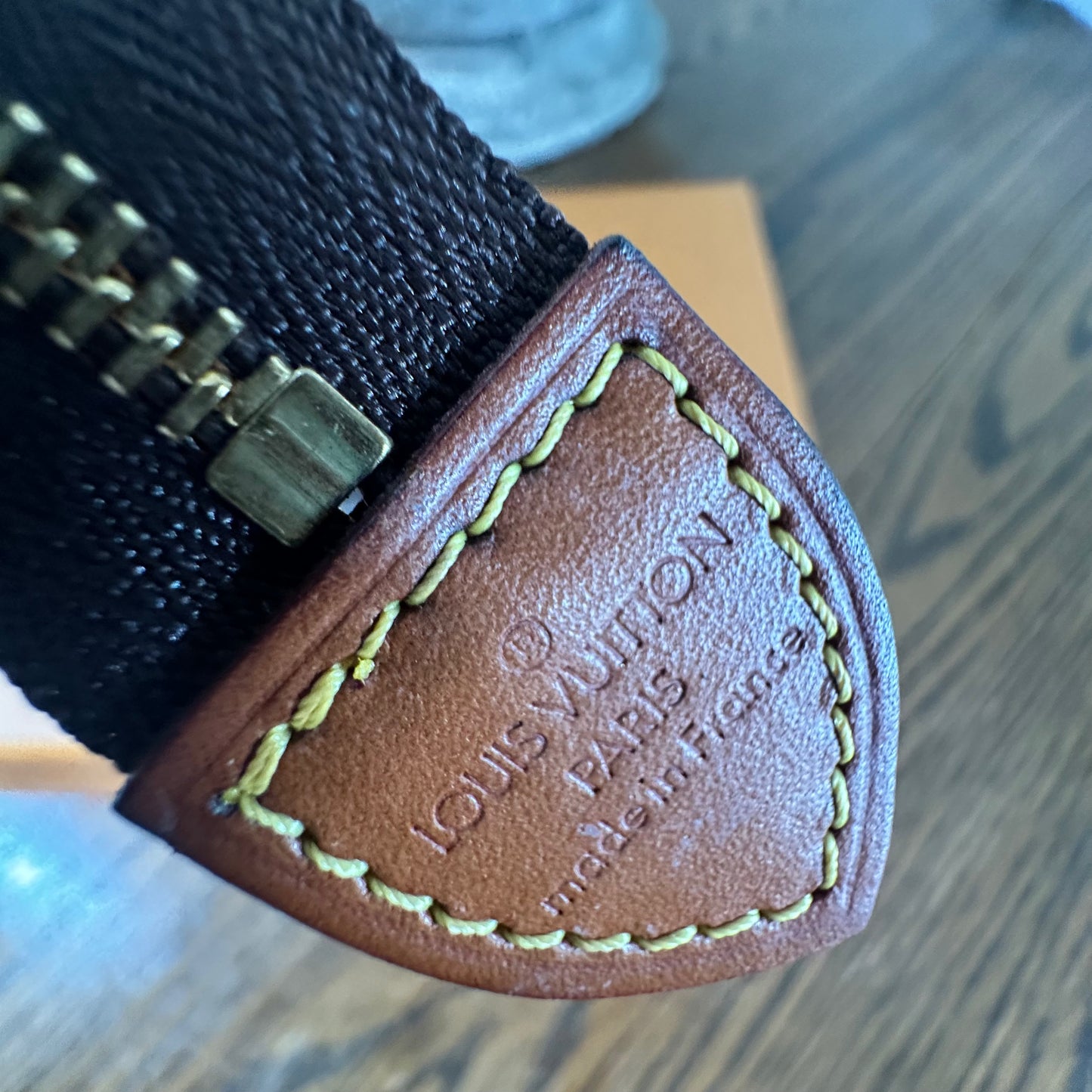 Louis Vuitton Toiletry 19