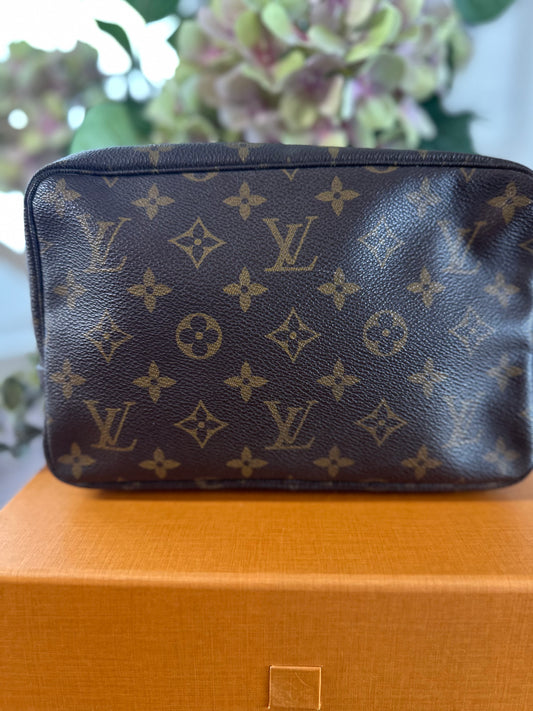 Louis Vuitton Trousse 23