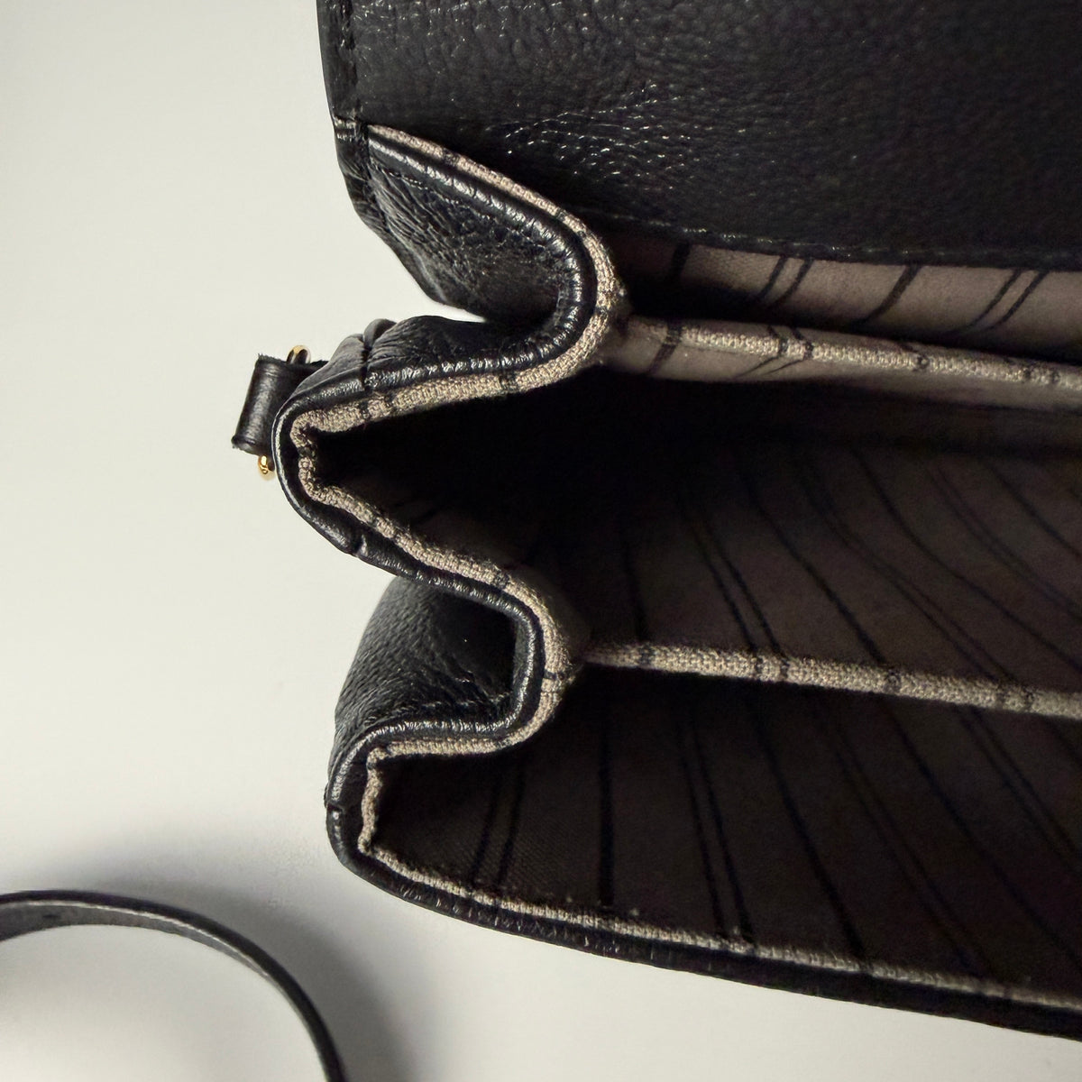Louis Vuitton Pochette Metis Black Empreinte