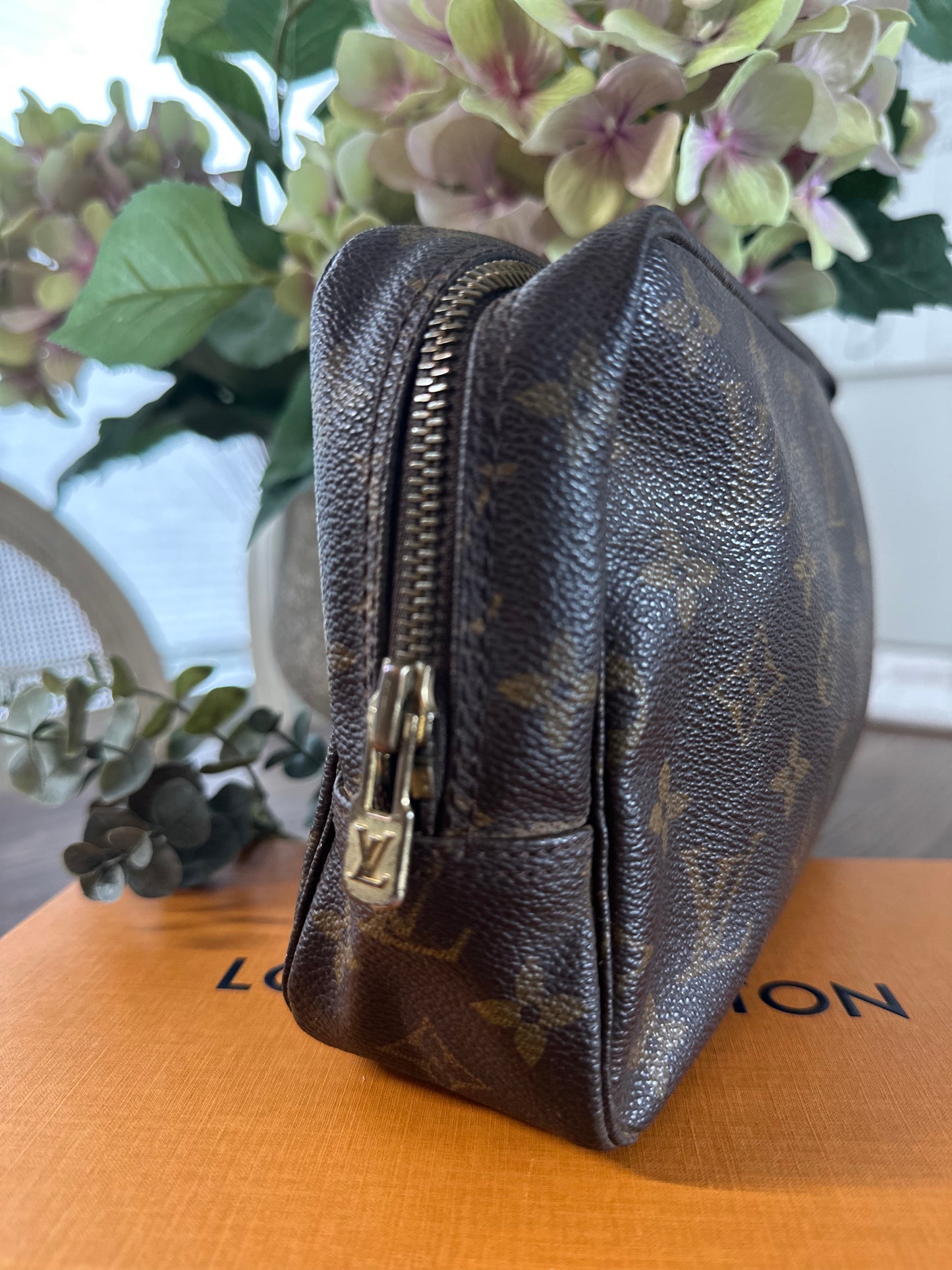 Louis Vuitton Trousse 23