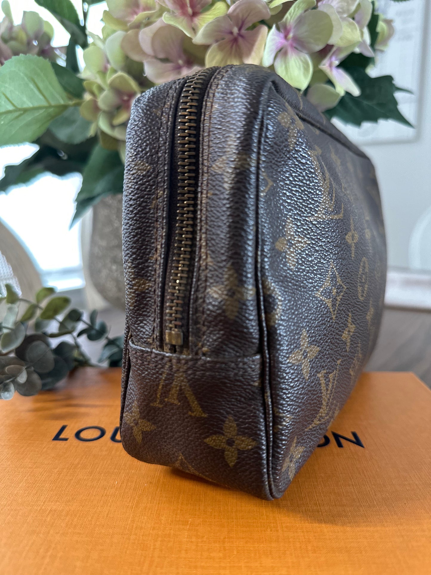Louis Vuitton Trousse 23
