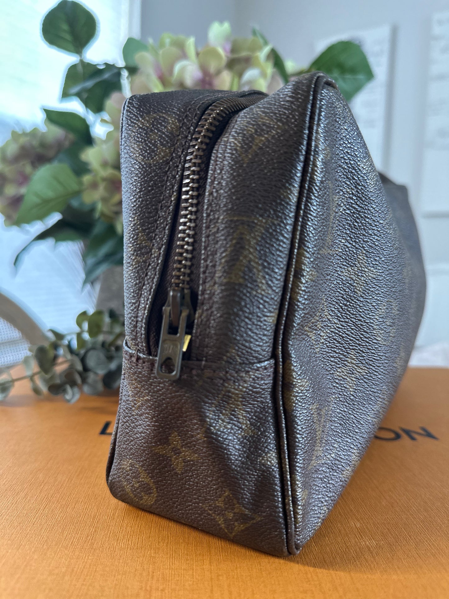 Louis Vuitton Trousse 28
