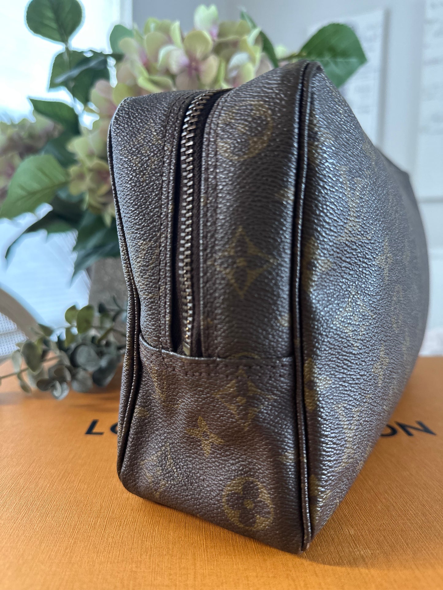 Louis Vuitton Trousse 28