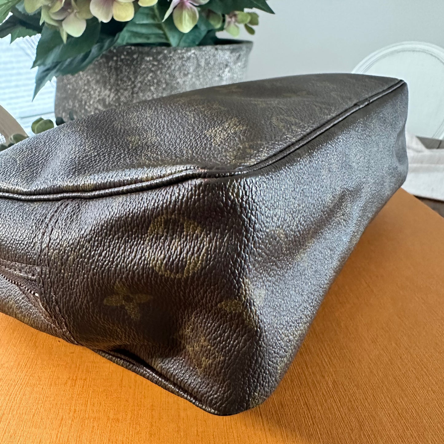 Louis Vuitton Trousse 28