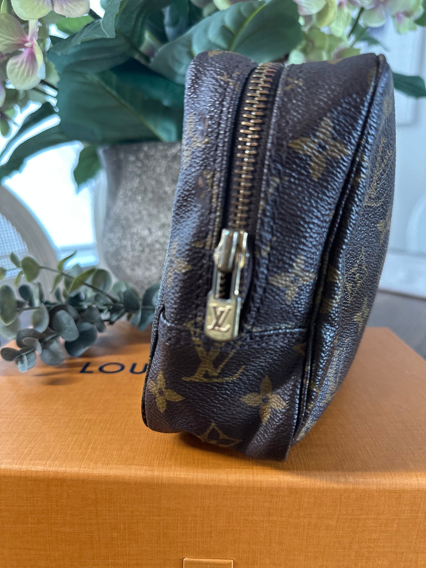 Louis Vuitton Trousse 23