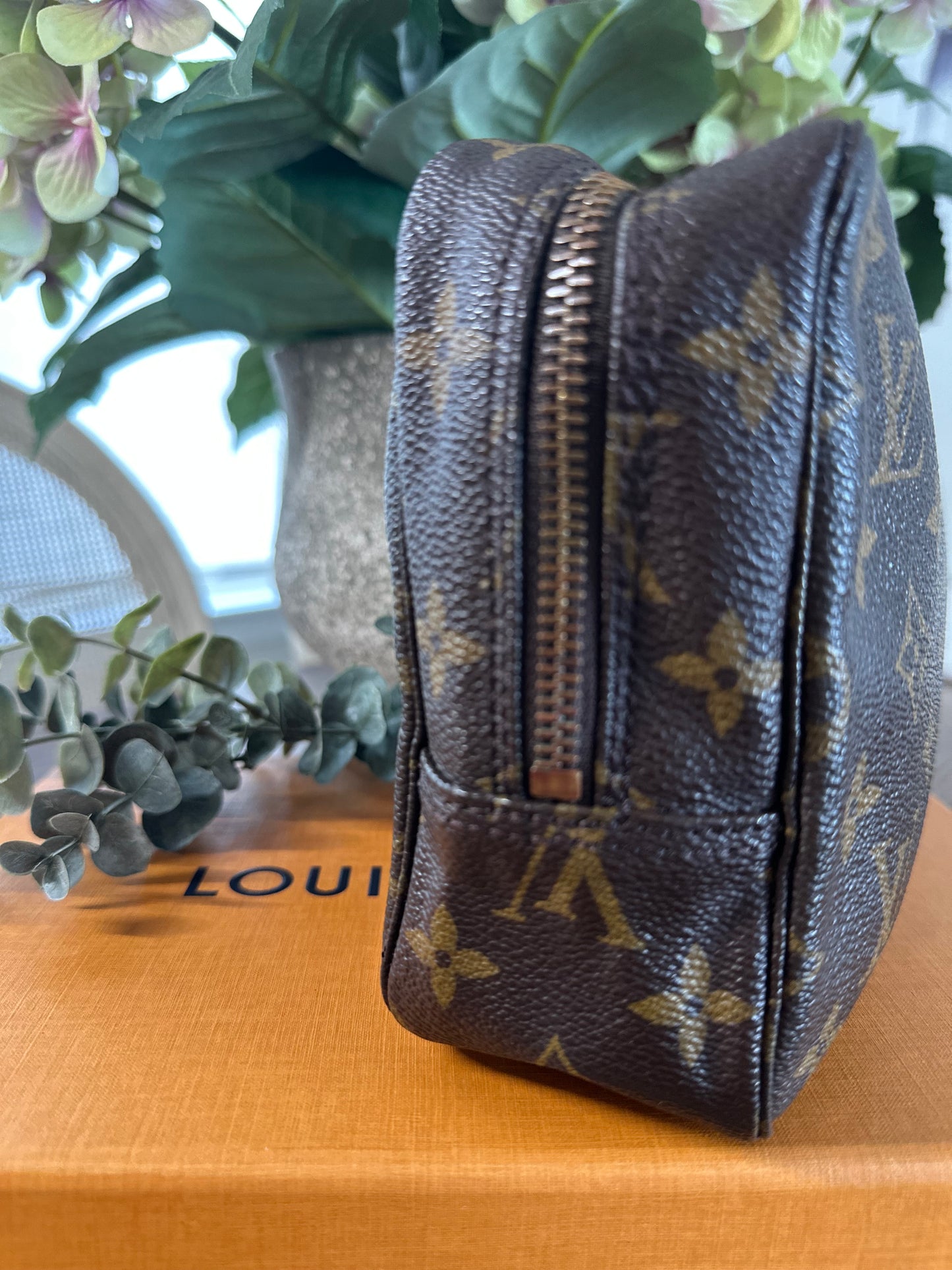 Louis Vuitton Trousse 23