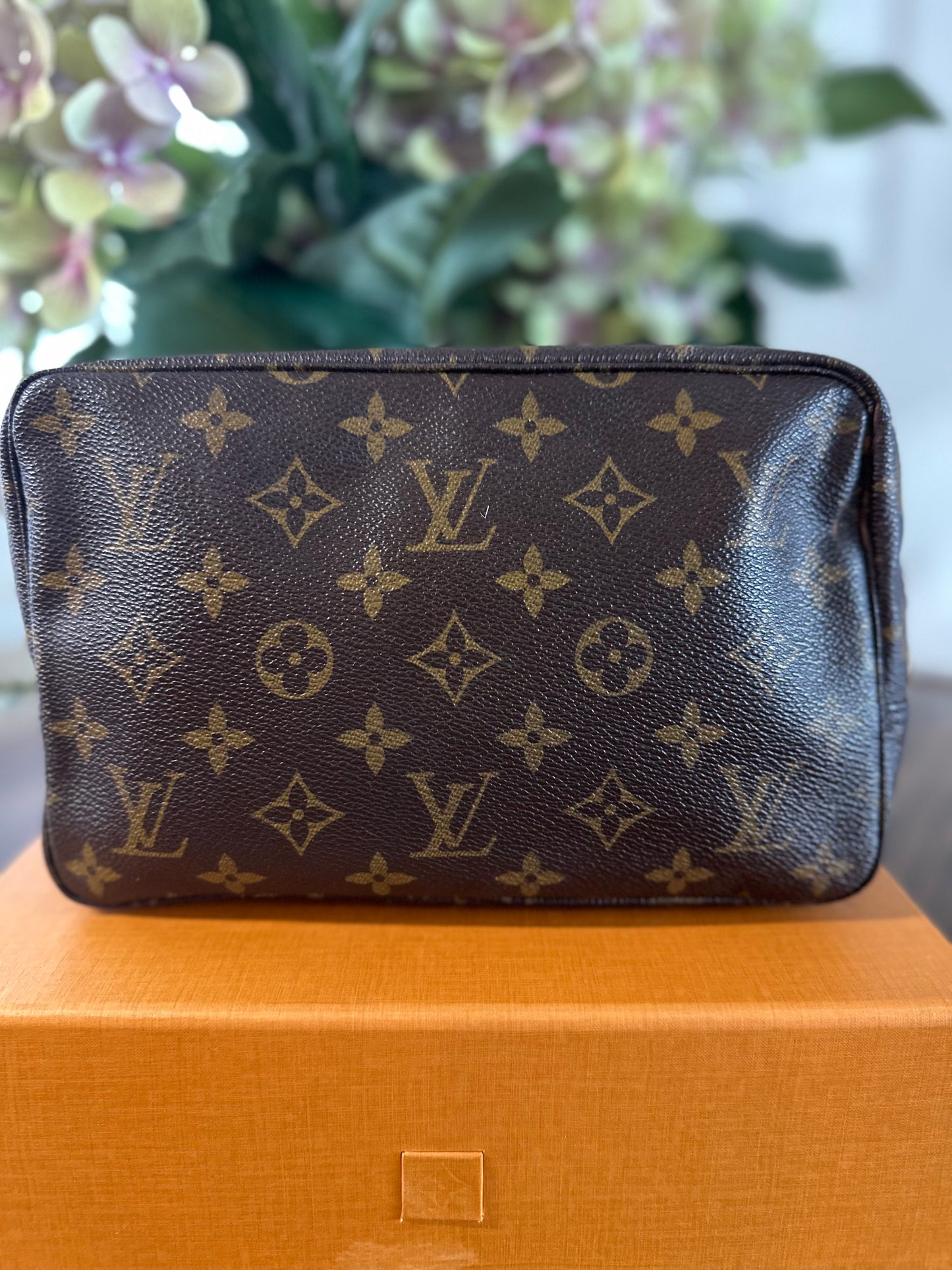 Louis Vuitton Trousse 23