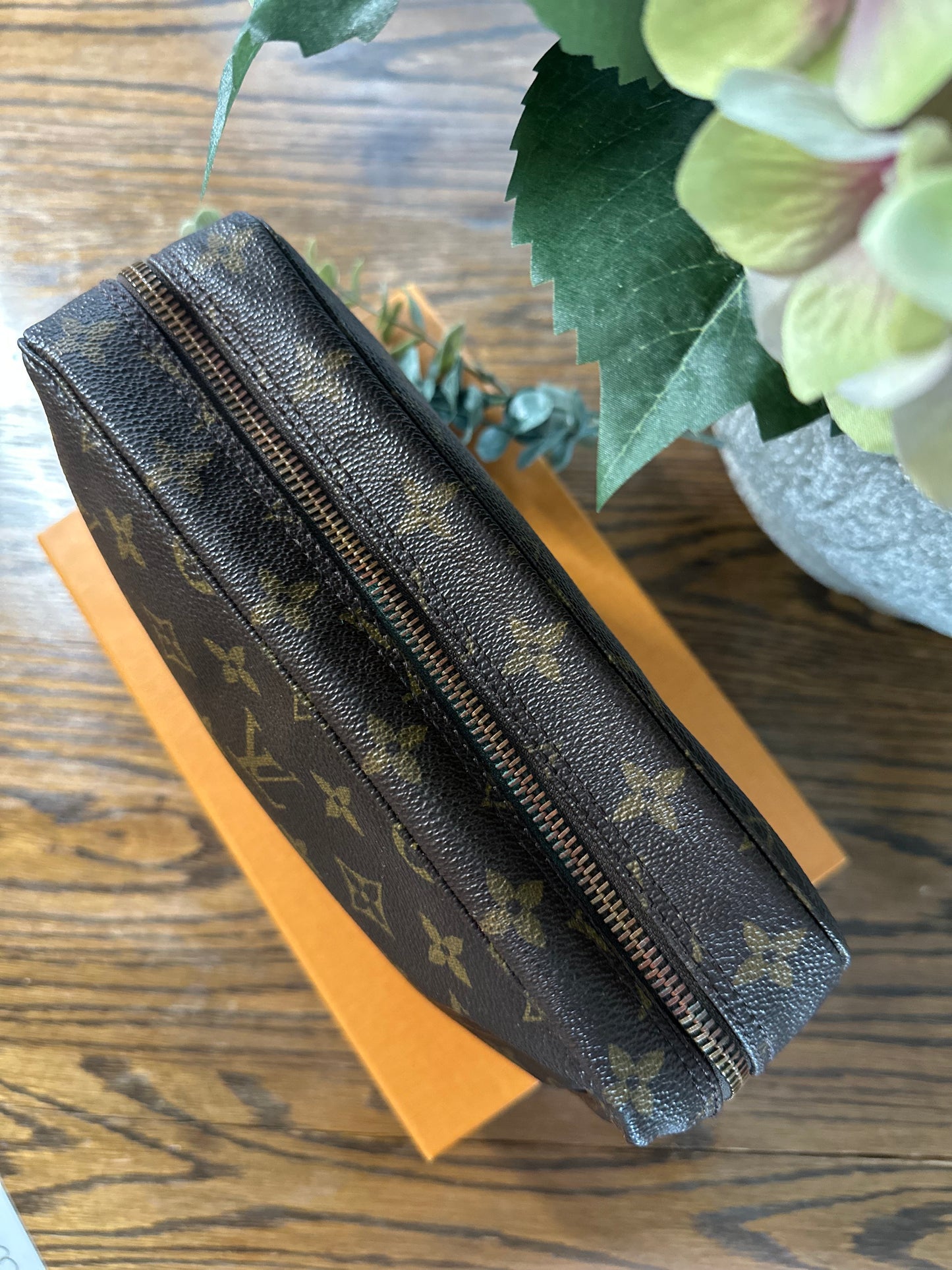 Louis Vuitton Trousse 23