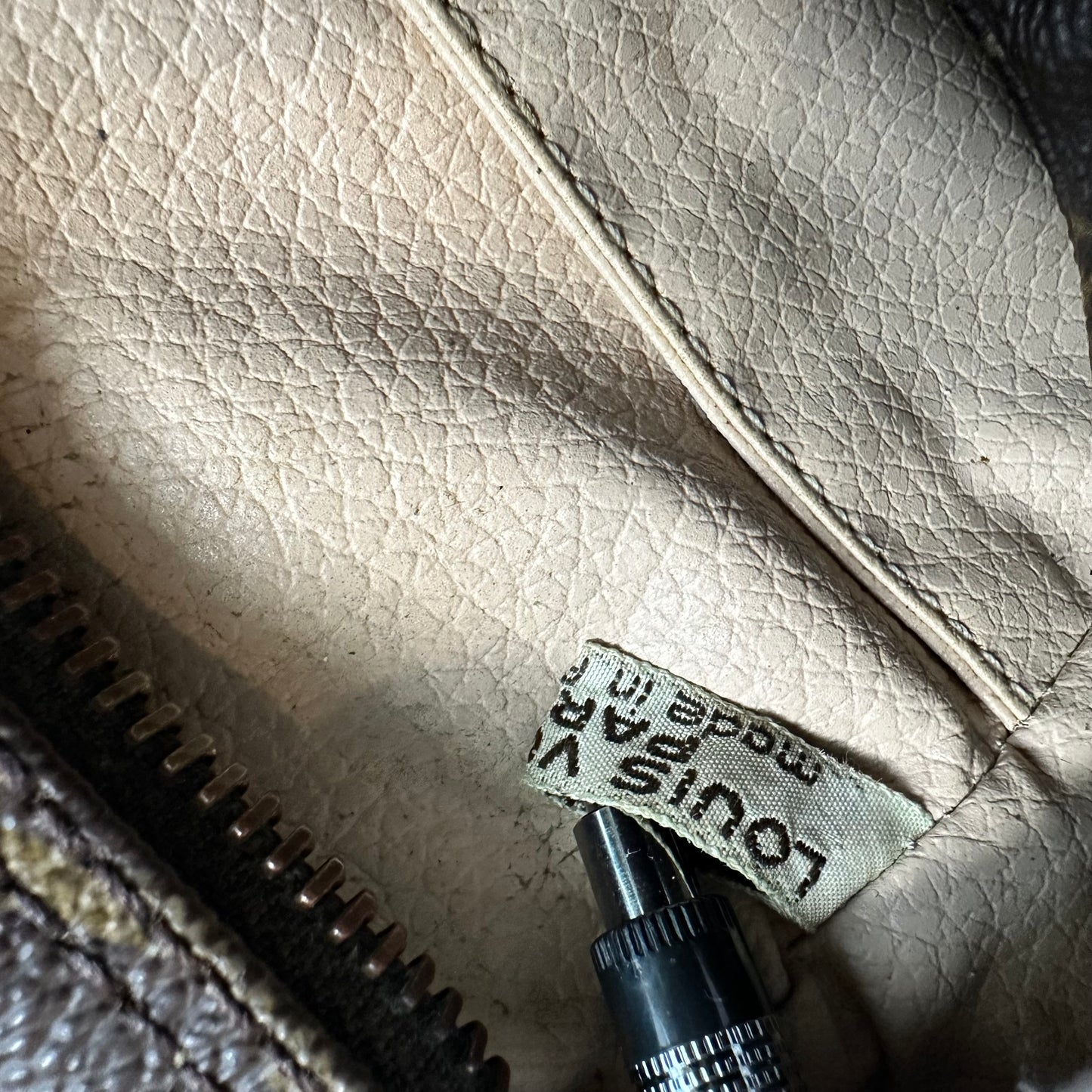 Louis Vuitton Trousse 23