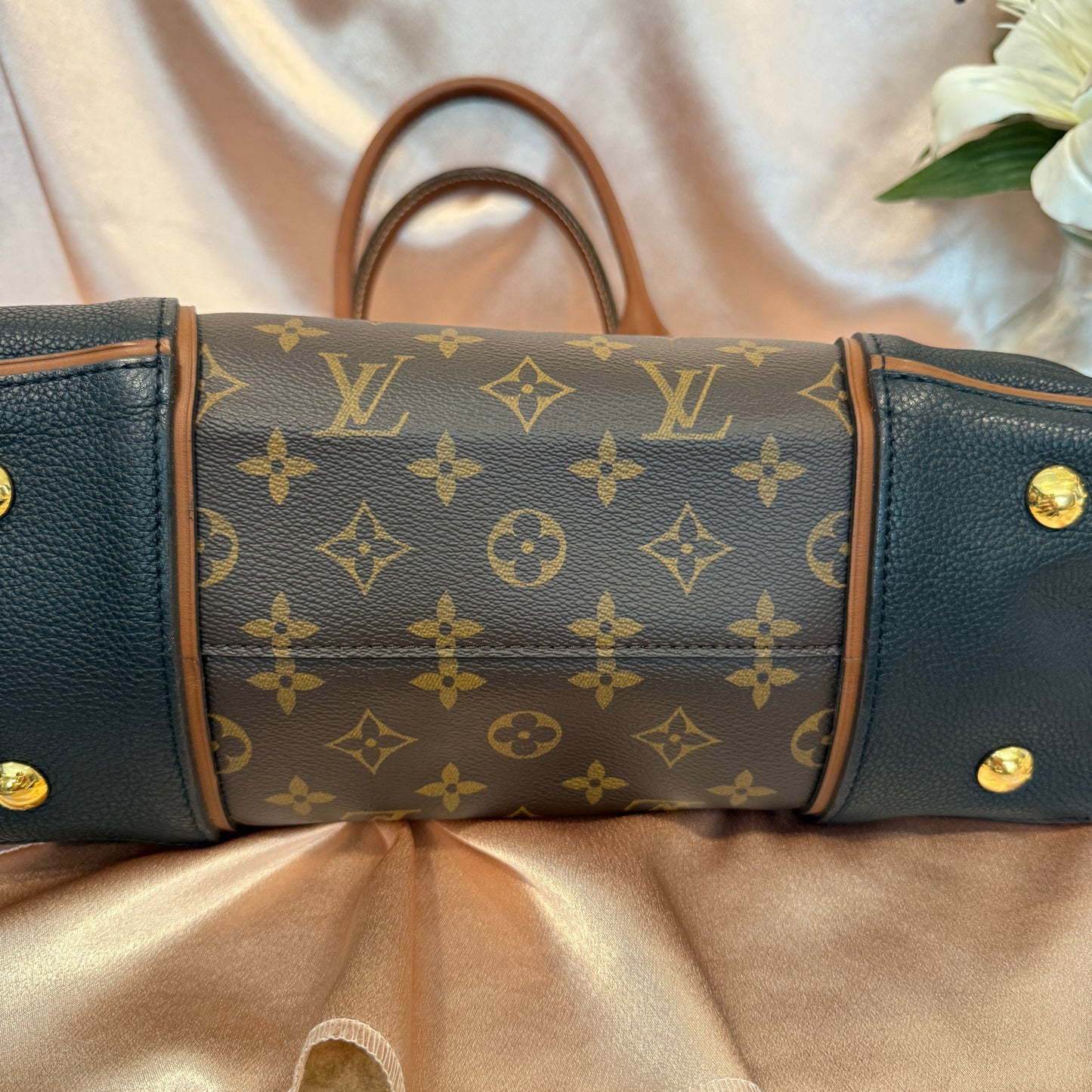 Louis Vuitton W PM Tote